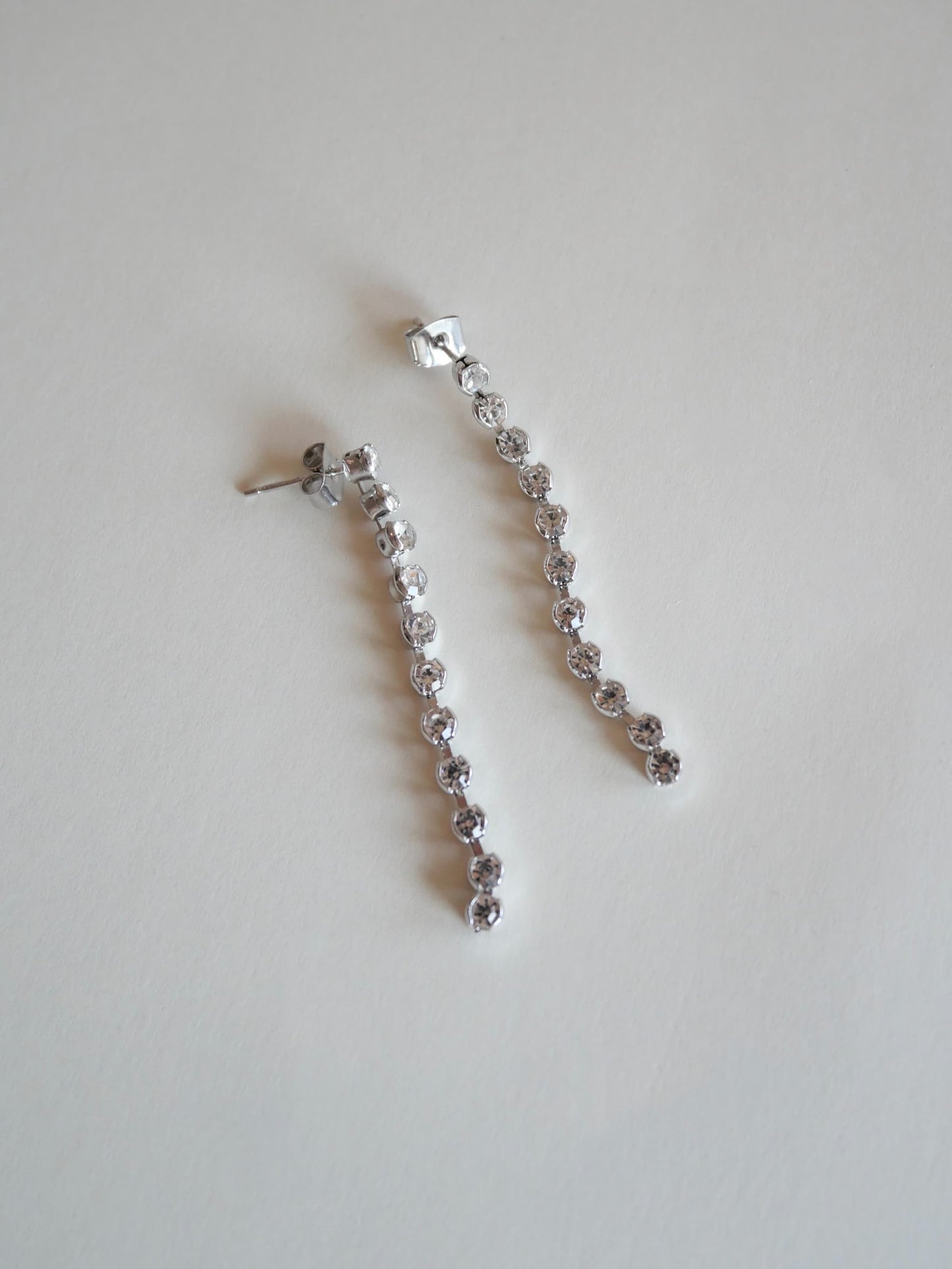 ビジューラインロングピアス