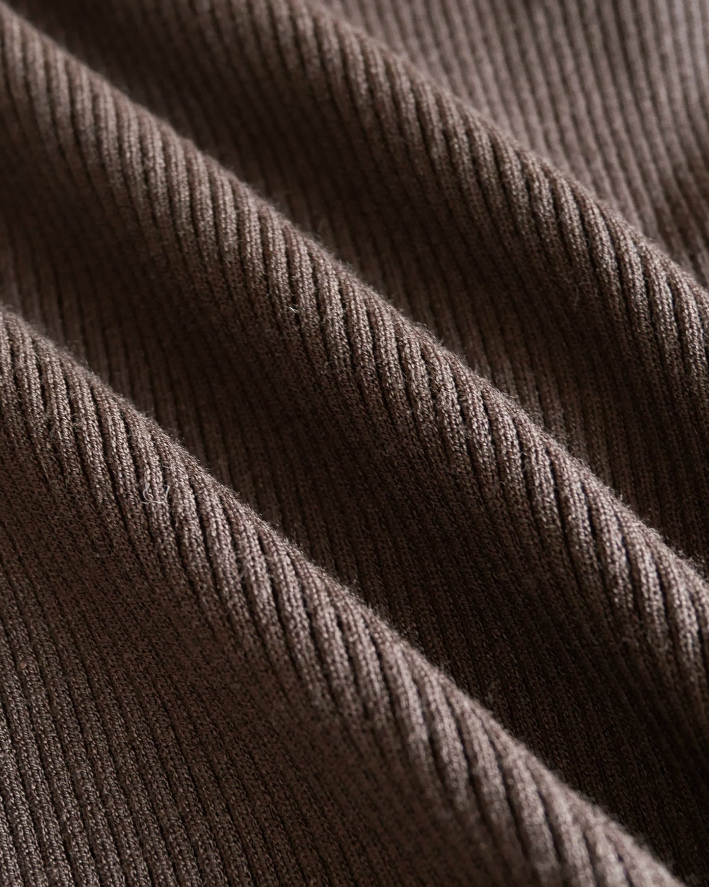 ダブルボタン デコルテニットトップス