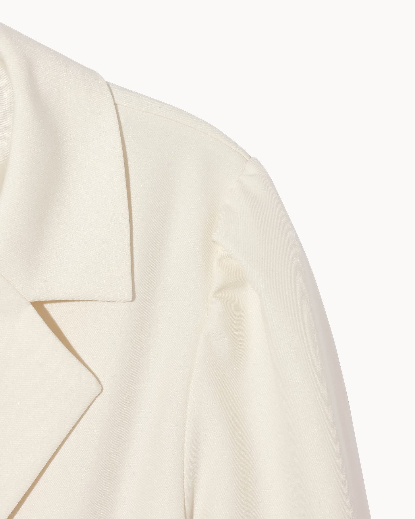 ショルダータックショートジャケット