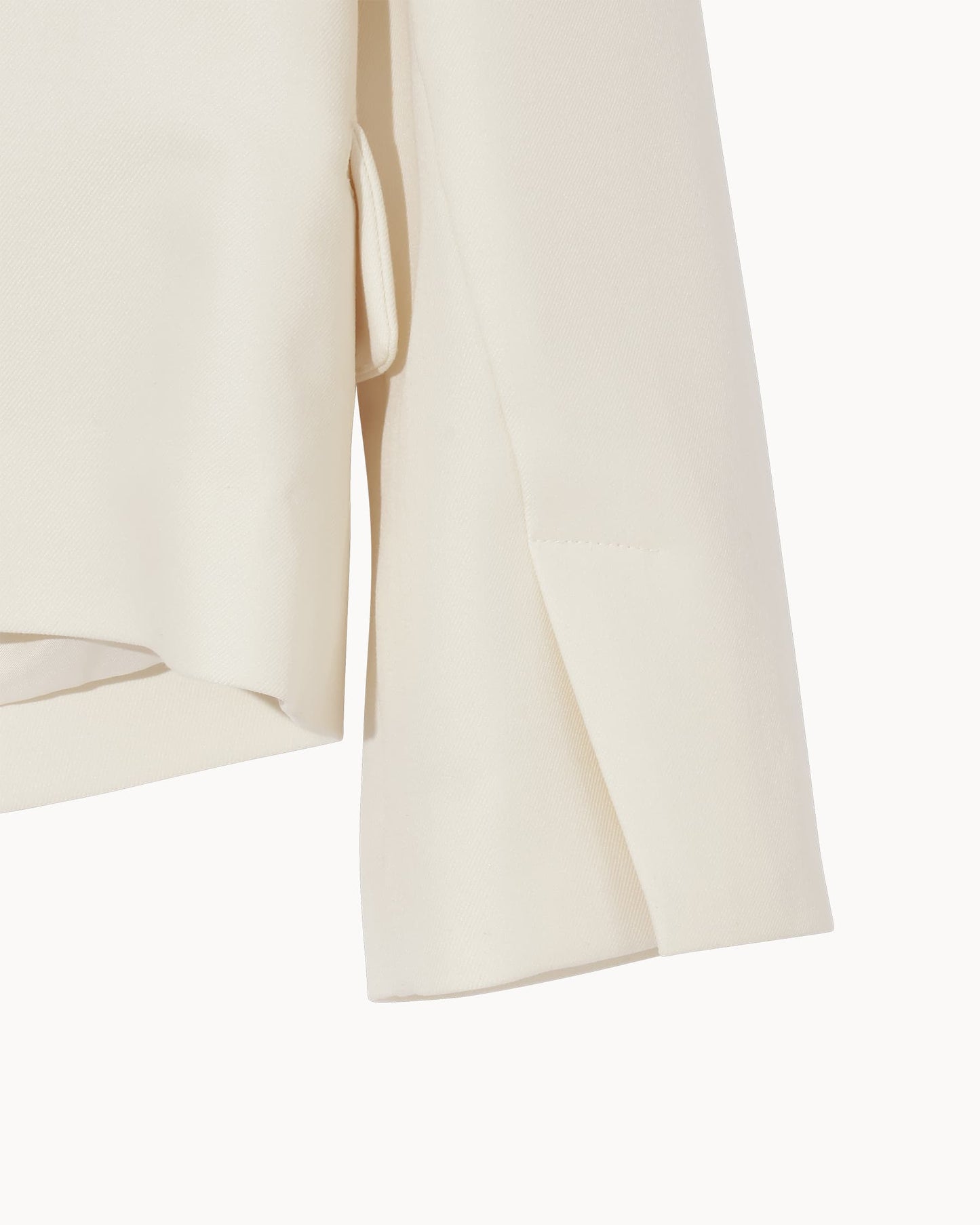 ショルダータックショートジャケット