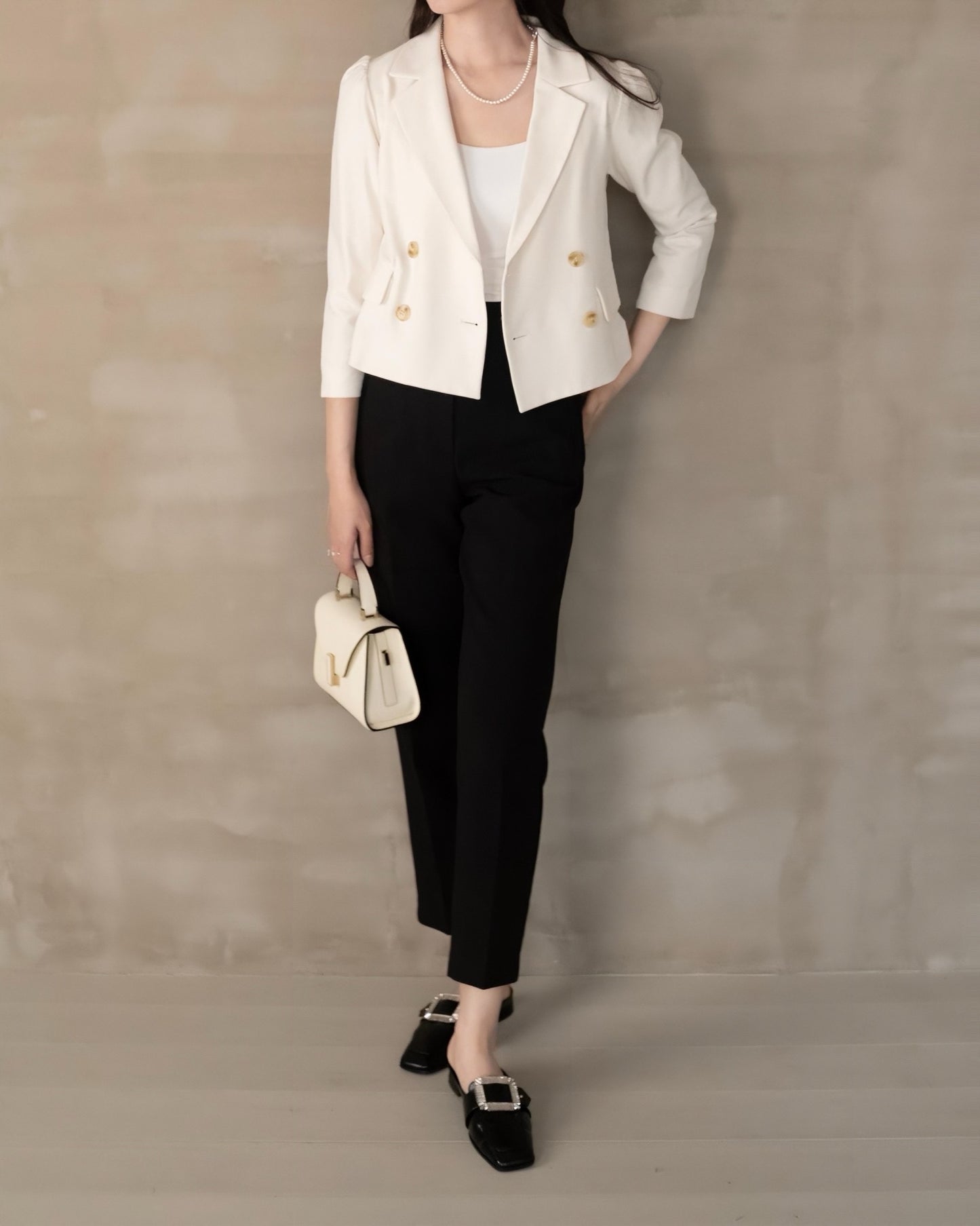 ショルダータックショートジャケット