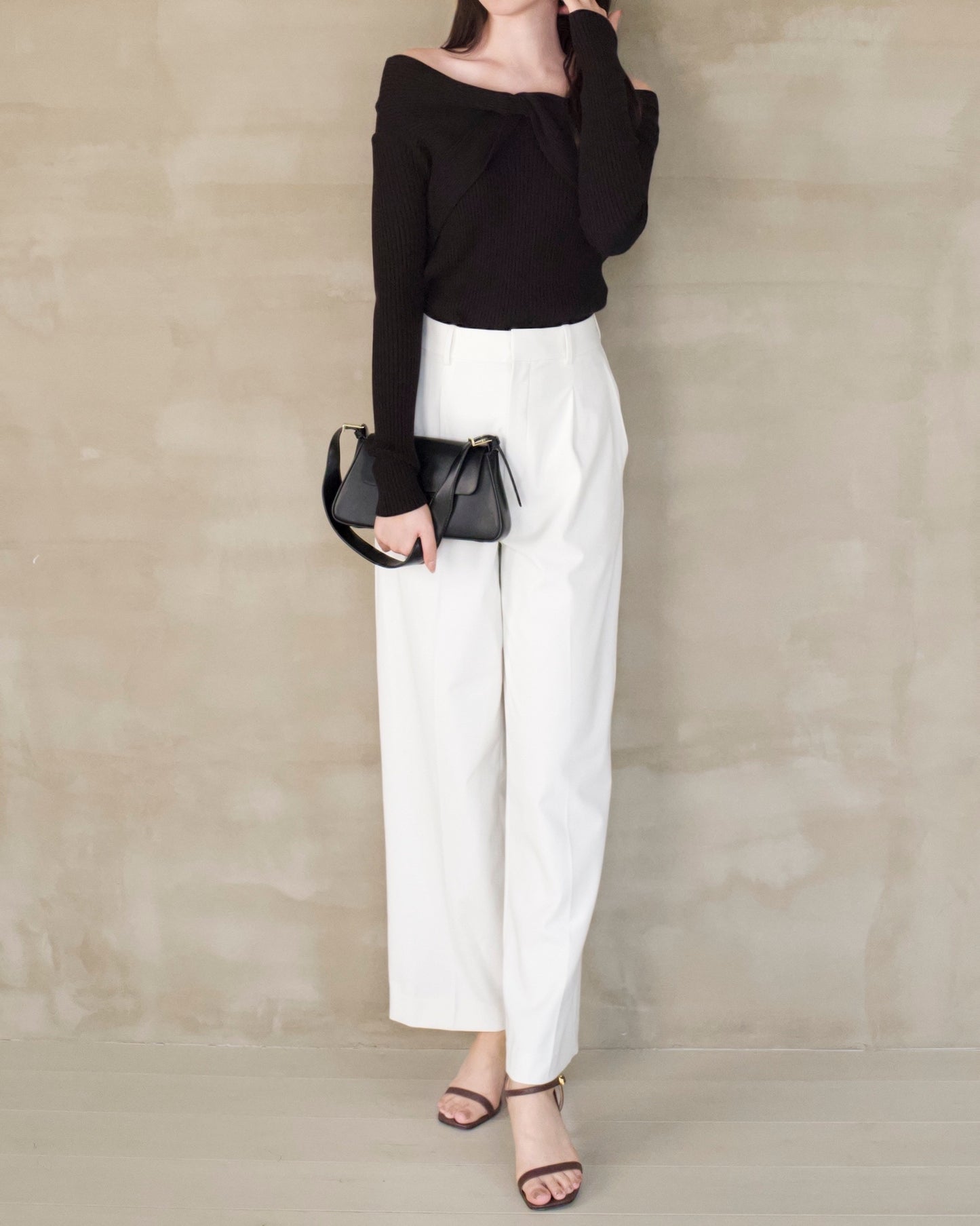 クロスリボンオフショルニット