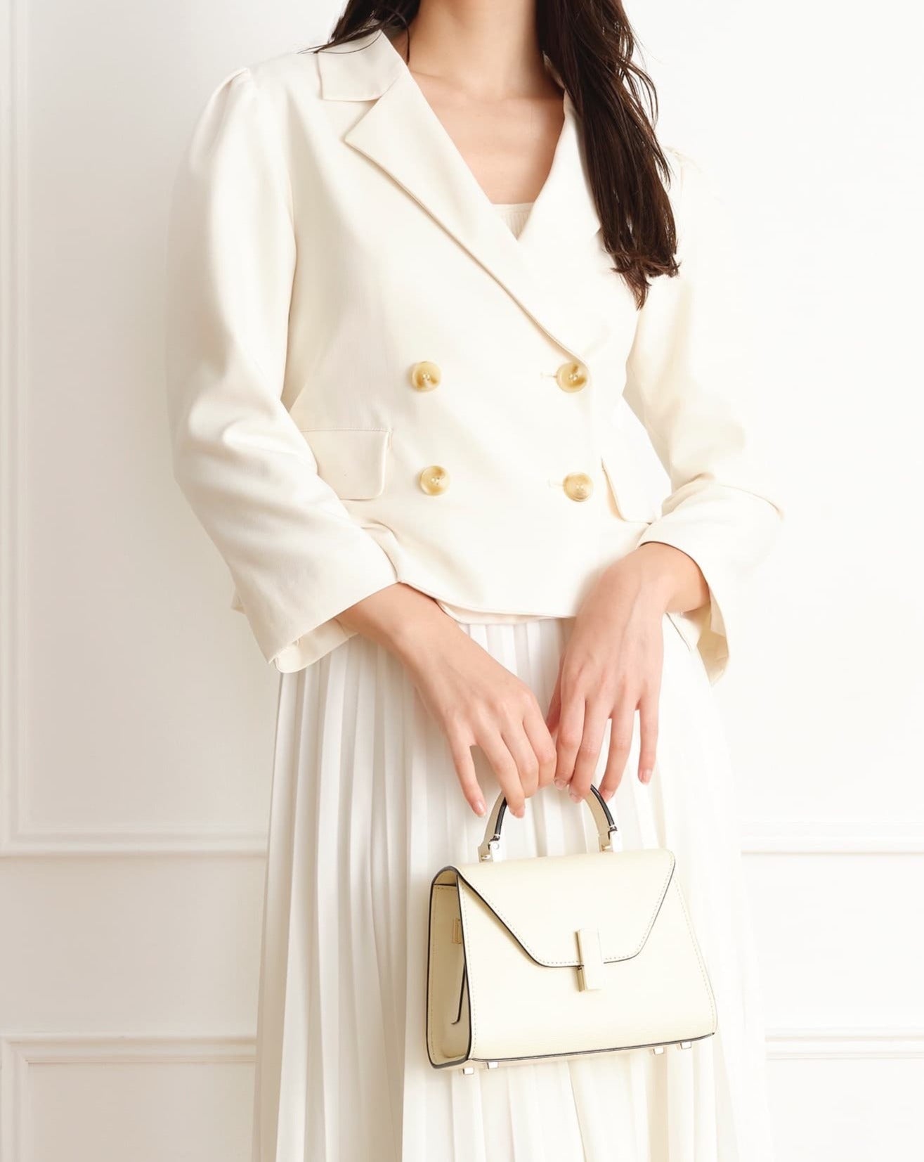 ショルダータックショートジャケット