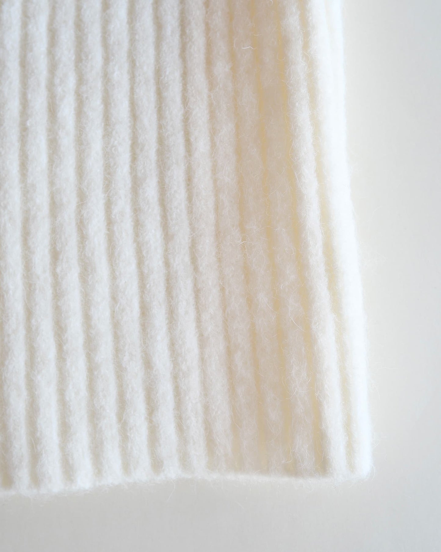 ロングスリーブオフショルニット