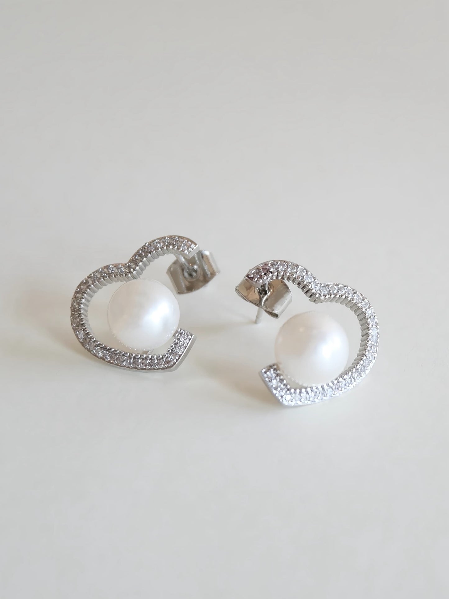 ハートモチーフ パールピアス